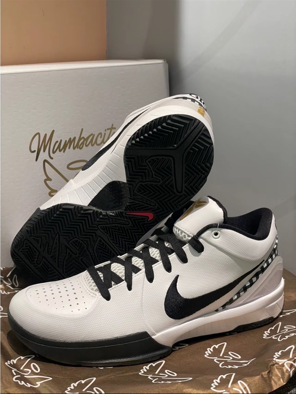 Nike Men’s White & Black Low-Top Athletic Sneakers with Red Accent